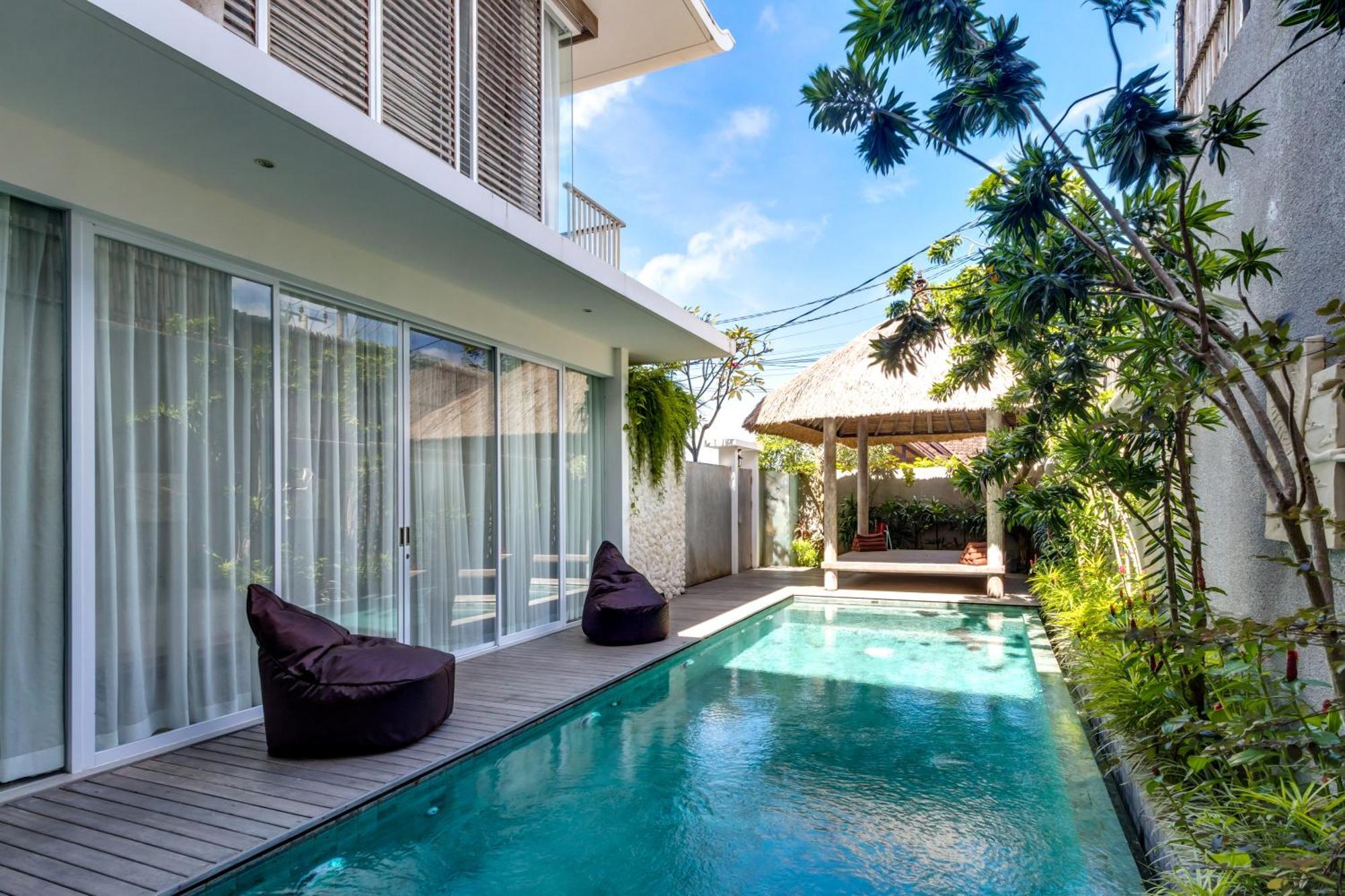 The Swan By Finder * Seminyak (Bali)