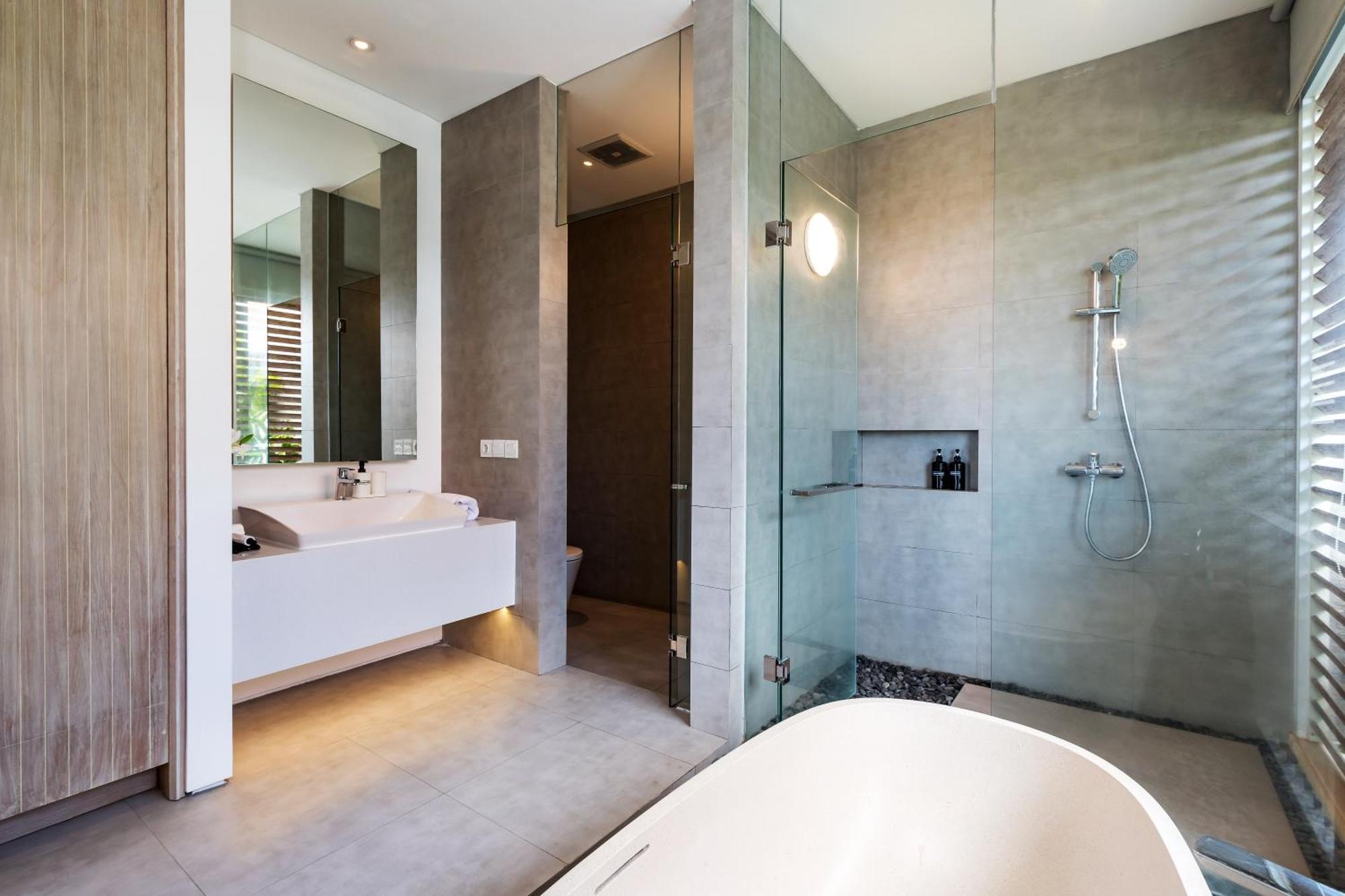The Swan By Finder * Seminyak (Bali)