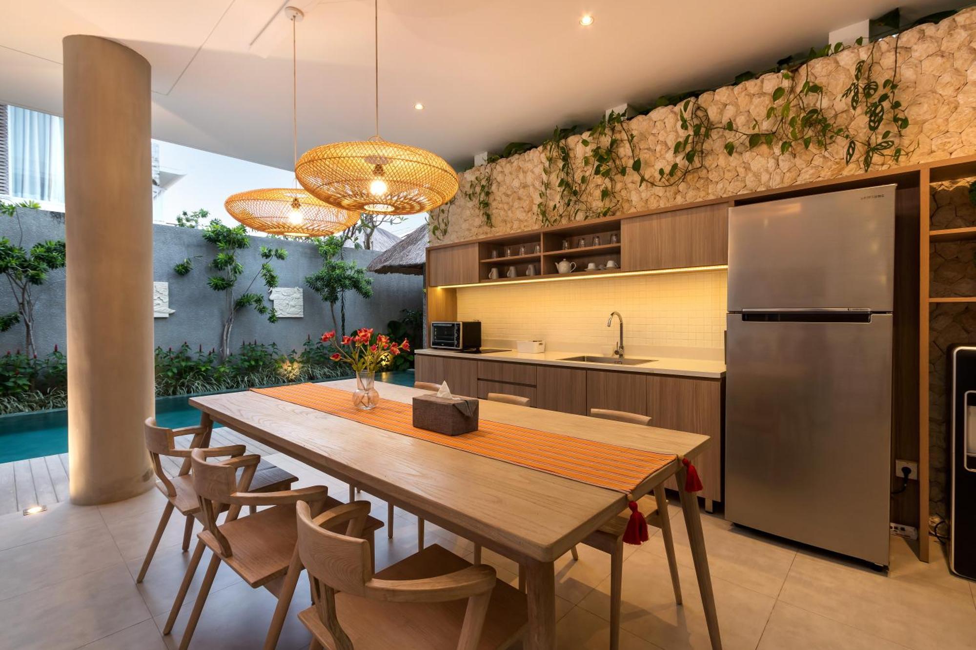 The Swan By Finder * Seminyak (Bali)